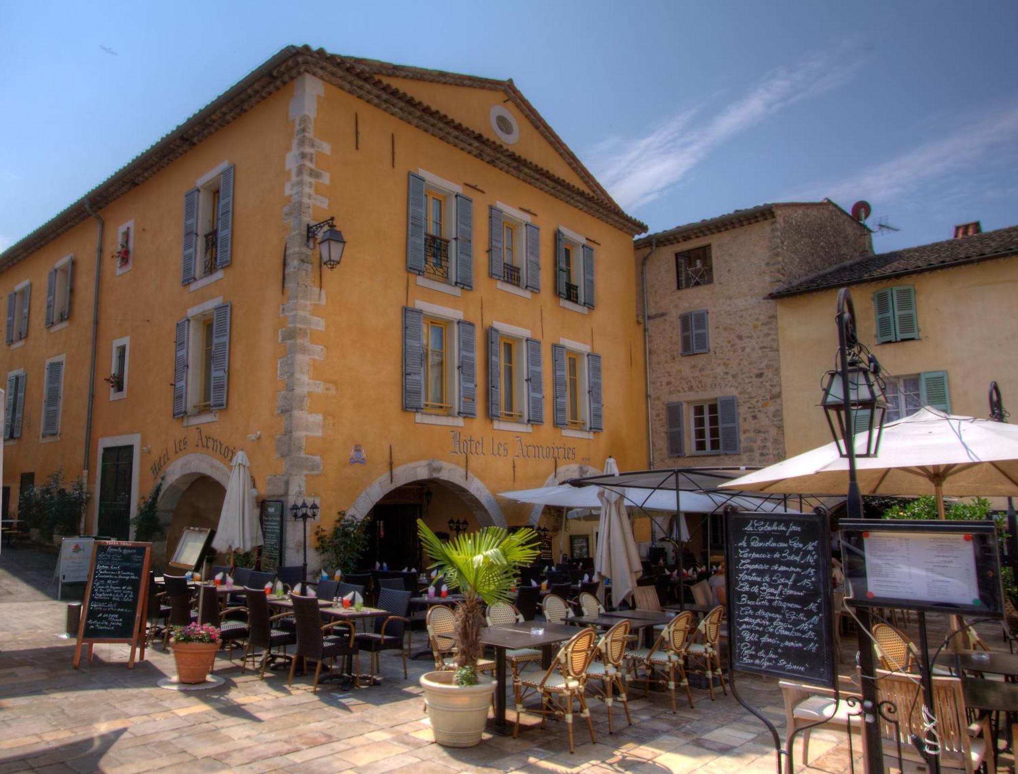 Hotel Les Armoiries Valbonne Exterior photo
